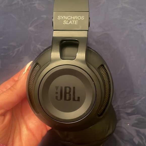 JBL Synchros 700 over ear headphones
